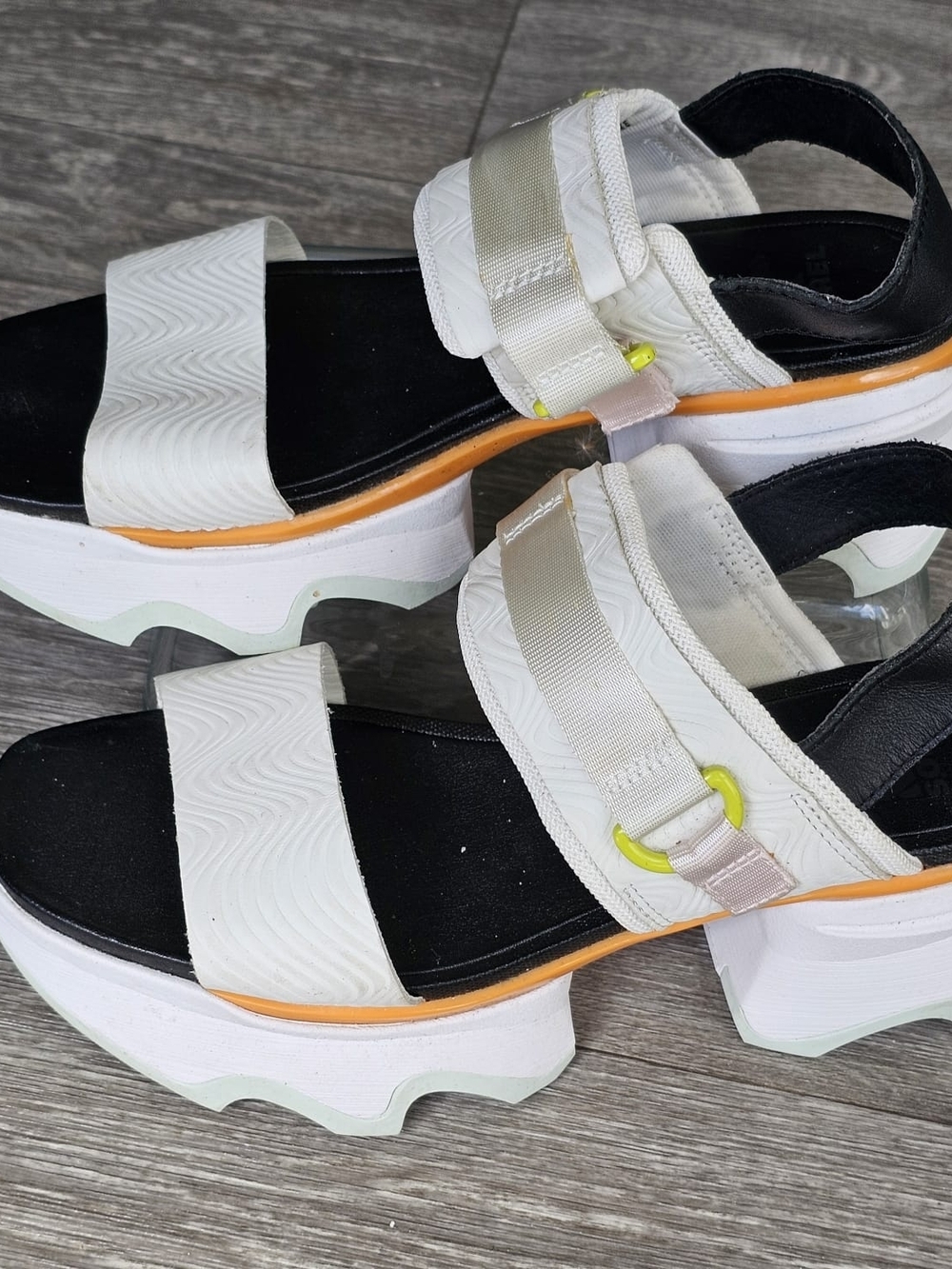 Sorel Women’s Kinetic Y-Strap High -SZ 8.5- White Orange Wedge Sandals R21